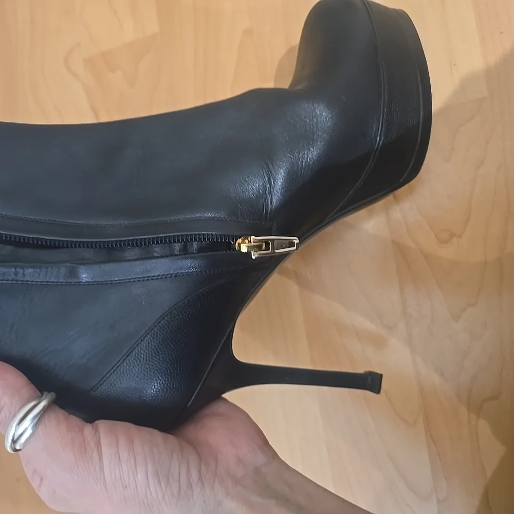 YSL Womens 38 Elegant Black Ankle Boots - Picture 5 of 10